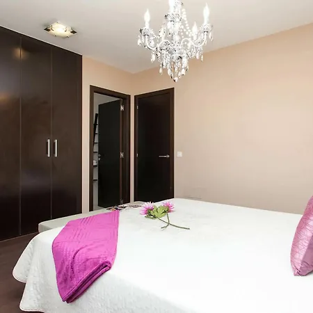 Villa Golden Park By Vacanzy Collection Villa *
